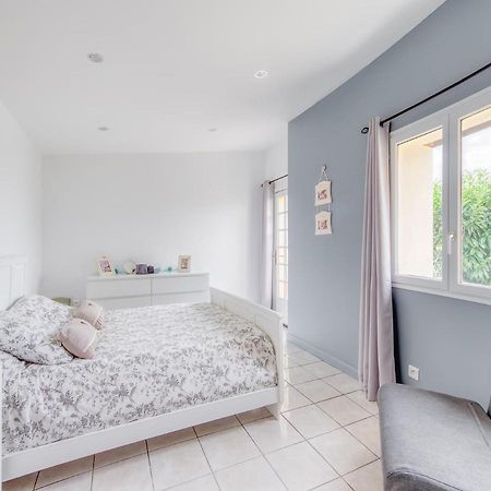 Maison Blanche Piscine Et Petit Dejeuner Châtellerault Zewnętrze zdjęcie