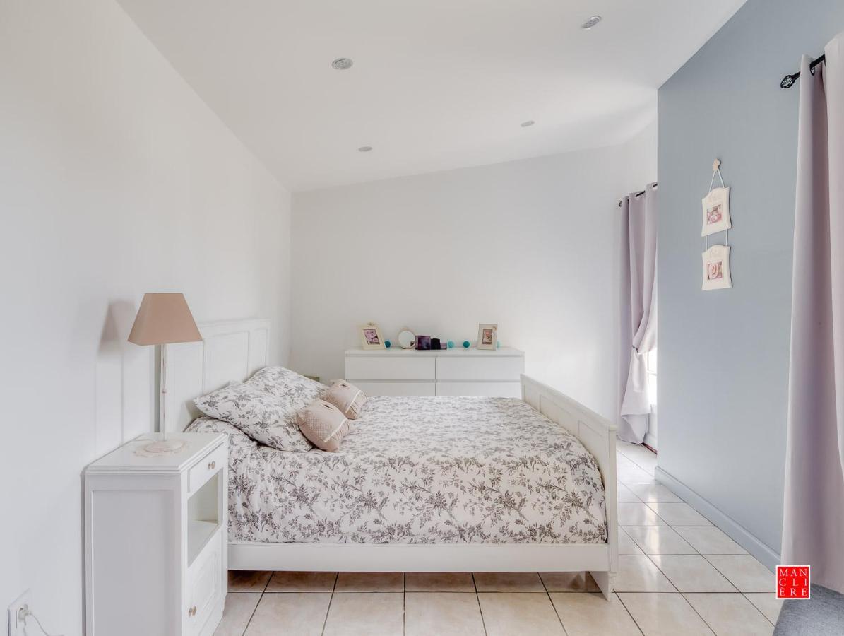 Maison Blanche Piscine Et Petit Dejeuner Châtellerault Zewnętrze zdjęcie